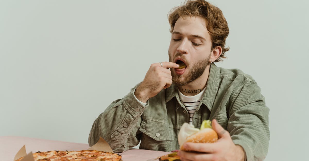 Cómo evitar el picoteo entre comidas: estrategias prácticas para mantener la saciedad y evitar antojos