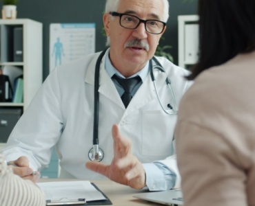 Del cuidado directo a la industria sanitaria: competencias que pueden ampliar un perfil en salud